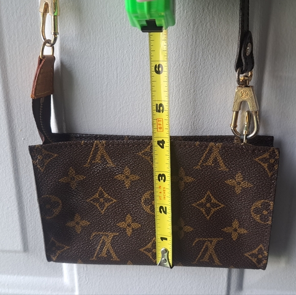 Small Louis Vuitton Crossbody Purse/Pouch💛🤎 - Picture 14 of 16